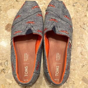 Tom’s shoes with fox print